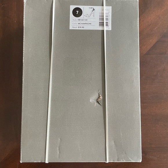 Women’s Bridal Shoes. White by Vera Wang. Size 7. - Picture 3 of 6